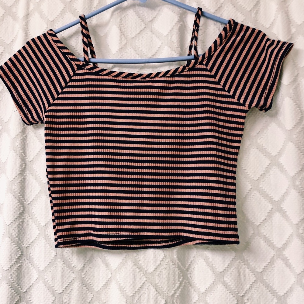 Off The Shoulder Crop Top ✨
